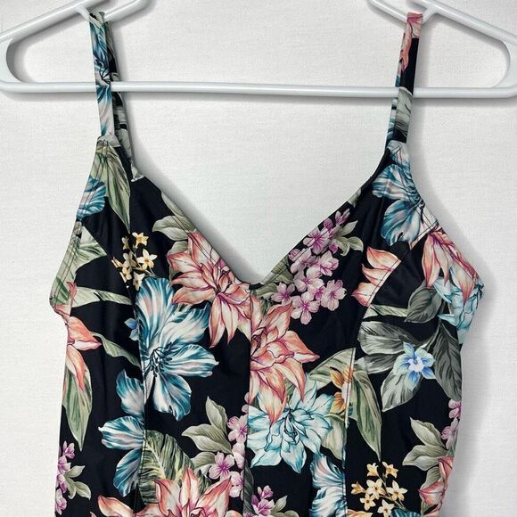 Sandflower Strappy One Piece Swimsuit (Medium 8-10) - Picture 4 of 10